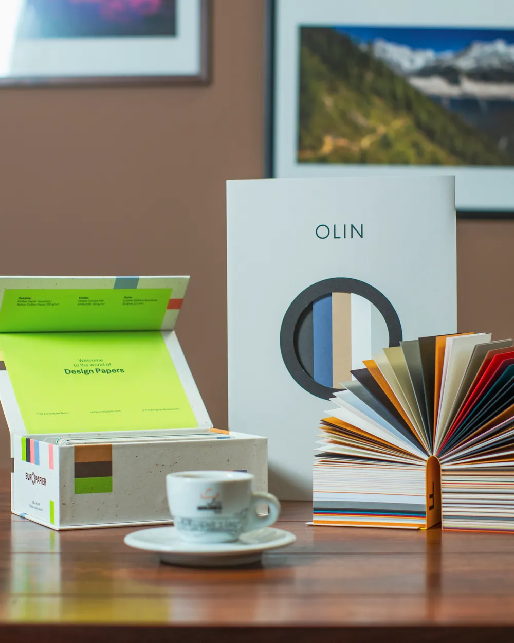 Vzorkovníky papierov OLIN a Design Papers s espressom — VIENALA Košice